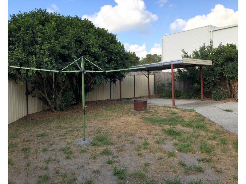 868 Beachmere Road, Beachmere QLD 4510