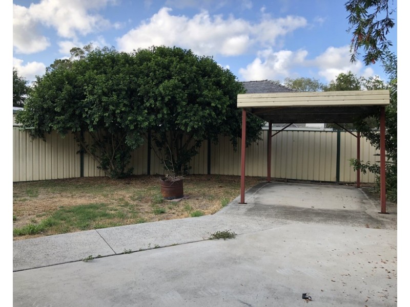 868 Beachmere Road, Beachmere QLD 4510