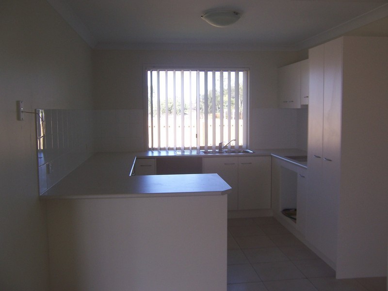 87 Sandstone Boulevard, Sandstone Point QLD 4511
