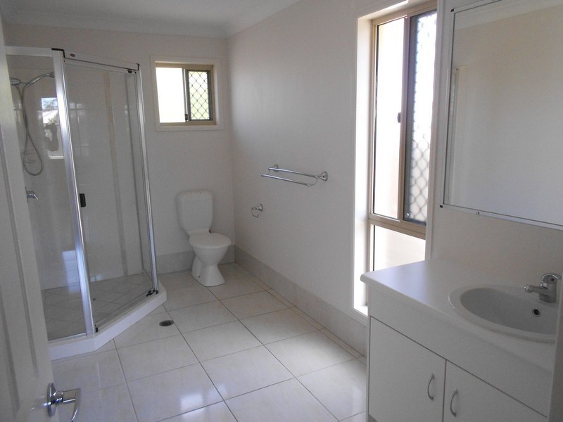16 Leggett Street, Morayfield QLD 4506