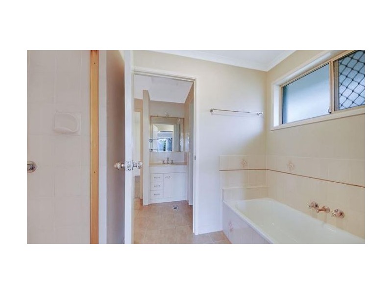 2 Maria Court, Morayfield QLD 4506
