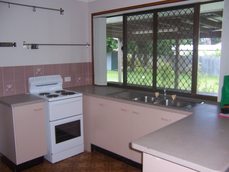 12 Fraser Place, Morayfield QLD 4506