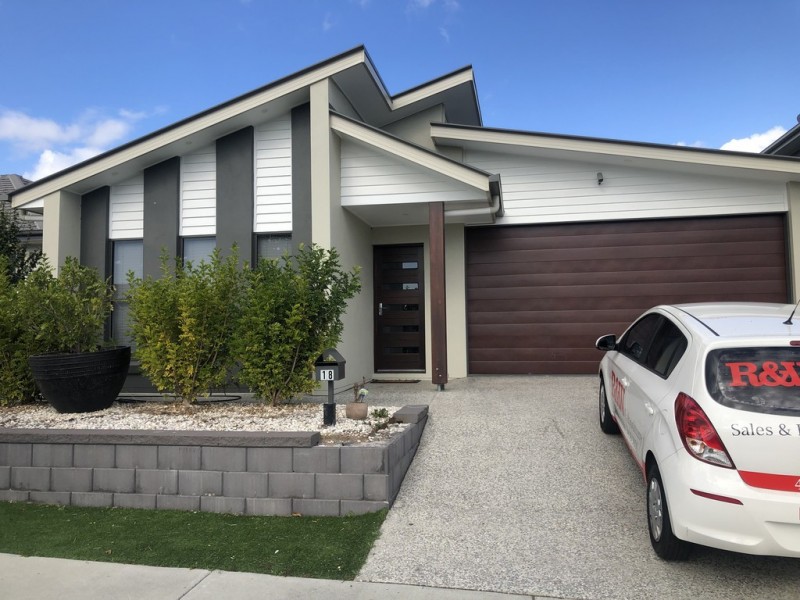18 Greenhaven Circuit, Narangba QLD 4504