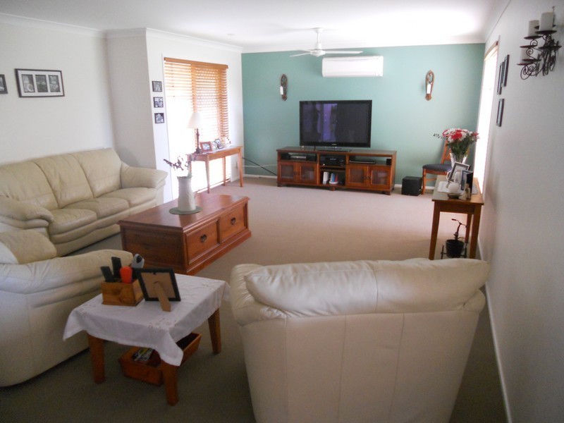 18 Christopher Place, Morayfield QLD 4506