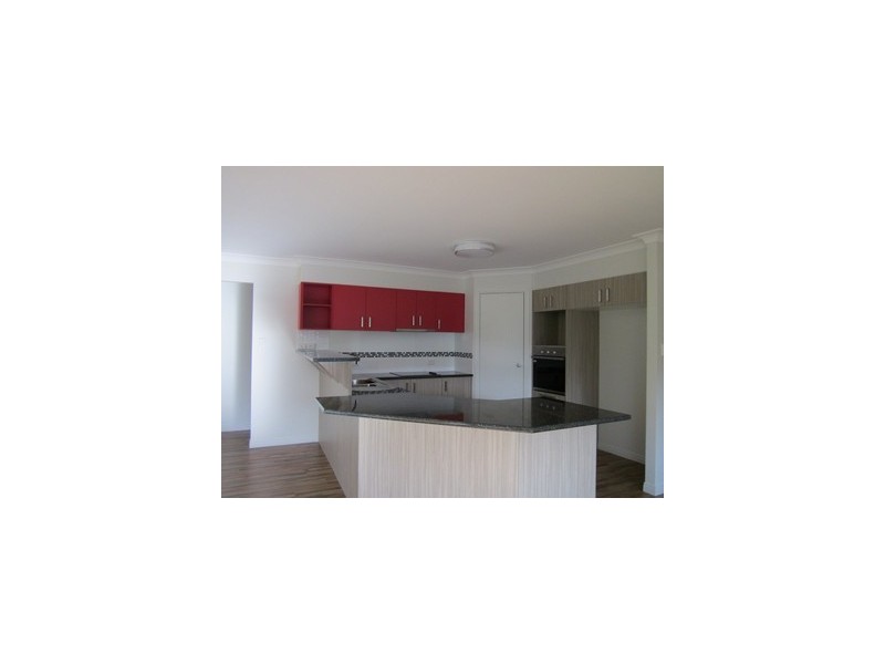 862 Beachmere Road, Beachmere QLD 4510