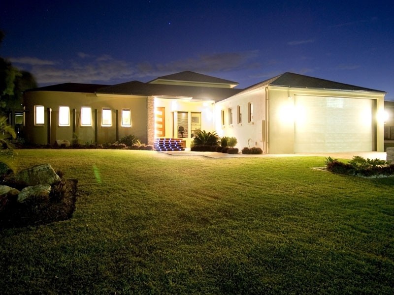 Sandstone Point QLD 4511