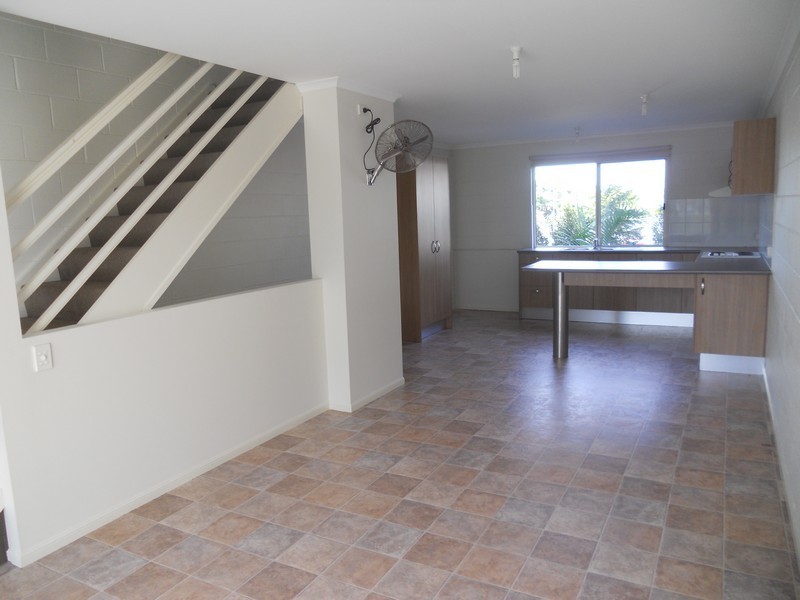 3/6 Railway Parade, Caboolture QLD 4510