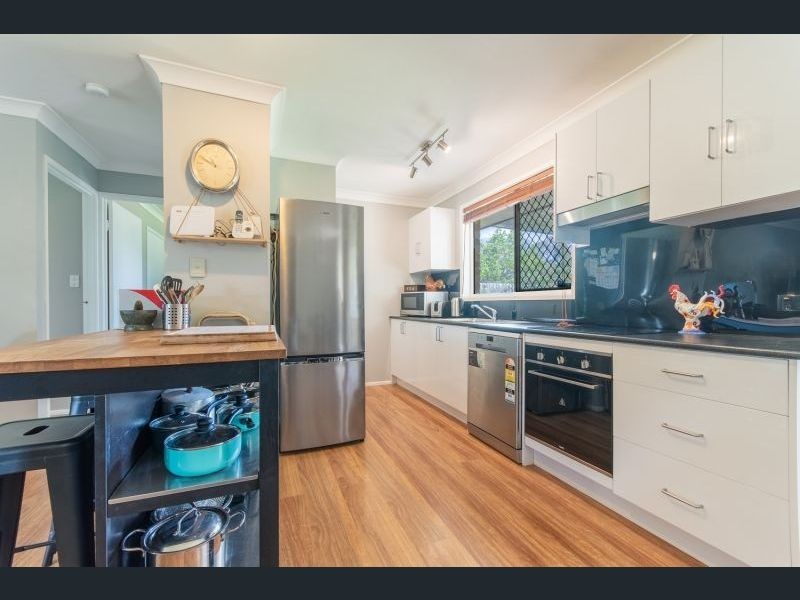 24 Cresthaven Drive, Morayfield QLD 4506