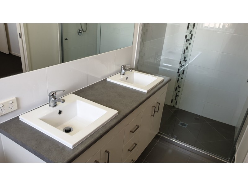 1/6 Coach Road West, Morayfield QLD 4506