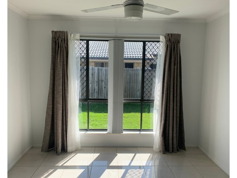 1/21 Hopkins Chase, Caboolture QLD 4510