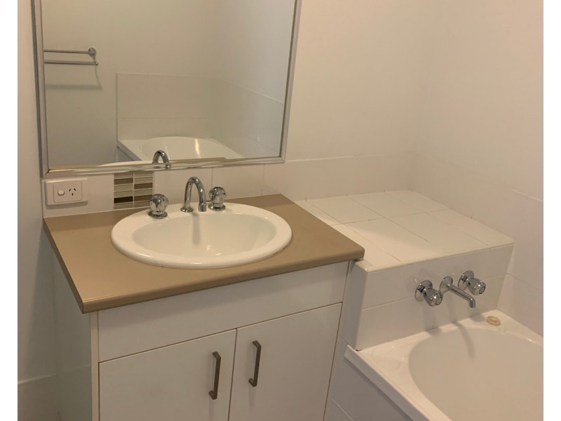 1/21 Hopkins Chase, Caboolture QLD 4510