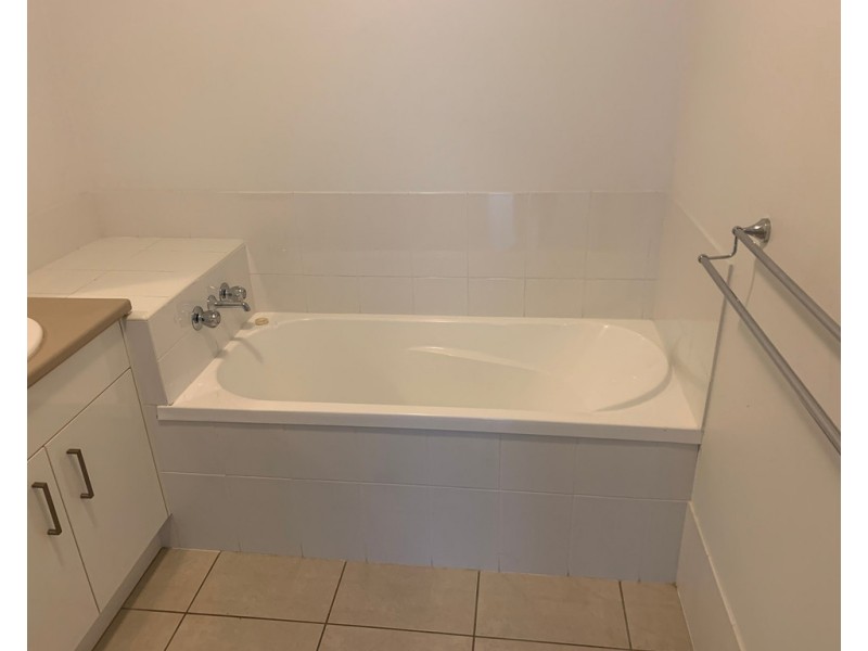 1/21 Hopkins Chase, Caboolture QLD 4510