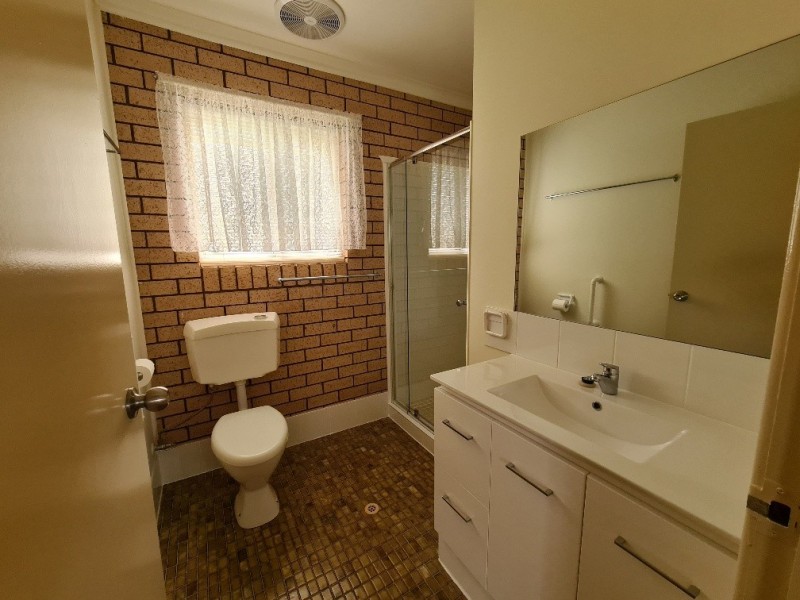 2/2 Moon Street, Caboolture South QLD 4510