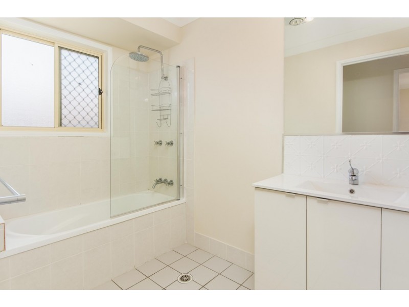 15 Barossa Crescent, Caboolture South QLD 4510