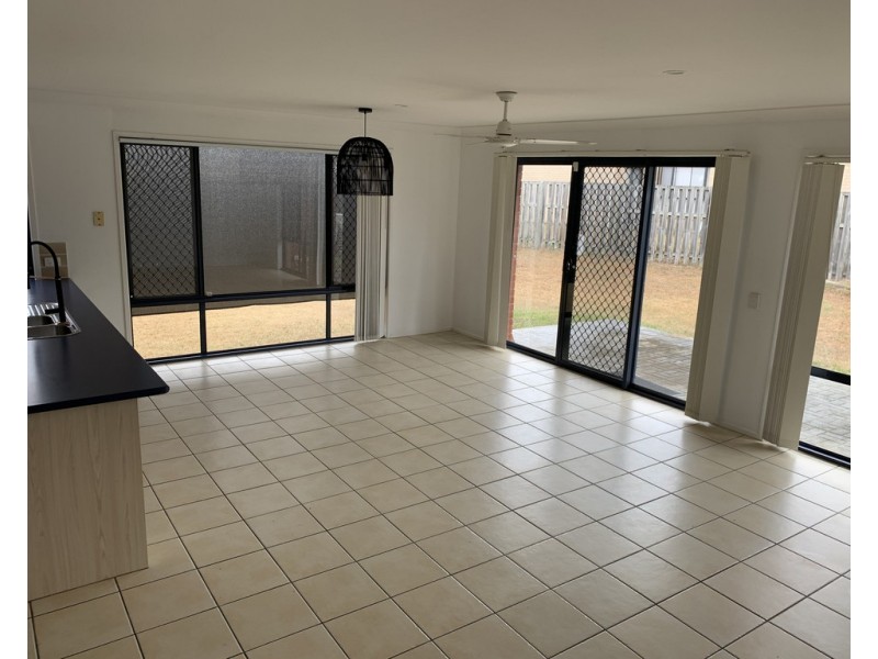 13 Christopher Place, Morayfield QLD 4506