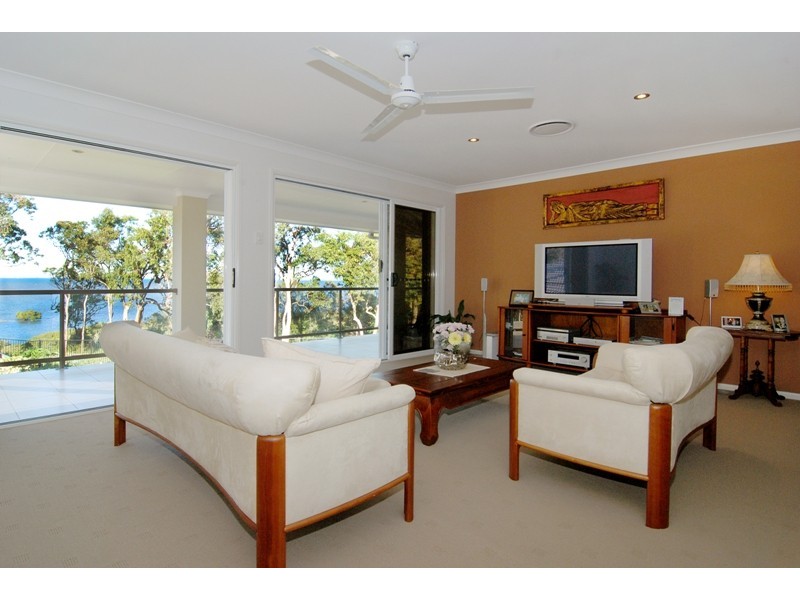 Sandstone Point QLD 4511