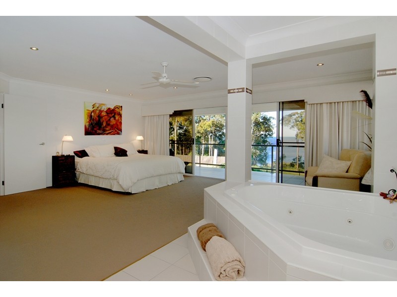 Sandstone Point QLD 4511