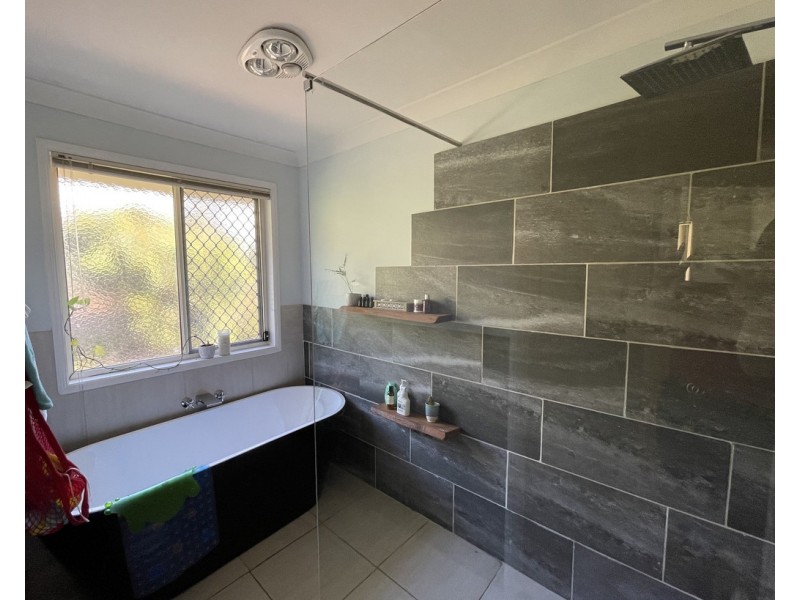 19 Hinchinbrook Court, Burpengary QLD 4505