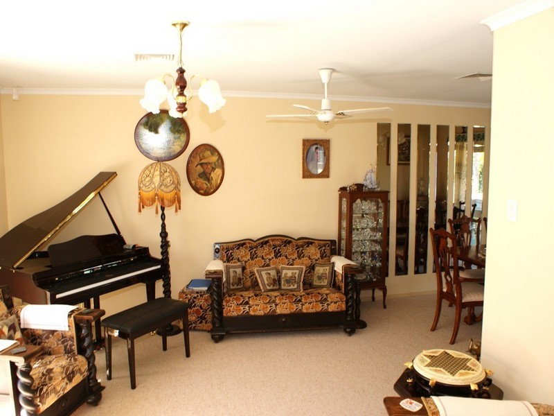 14 Jennifer Court, Caboolture QLD 4510