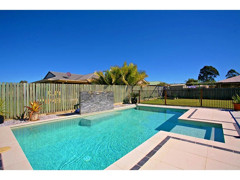 18 Compass Street, Caboolture South QLD 4510