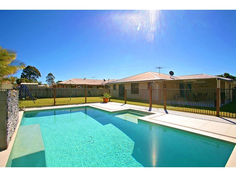 18 Compass Street, Caboolture South QLD 4510