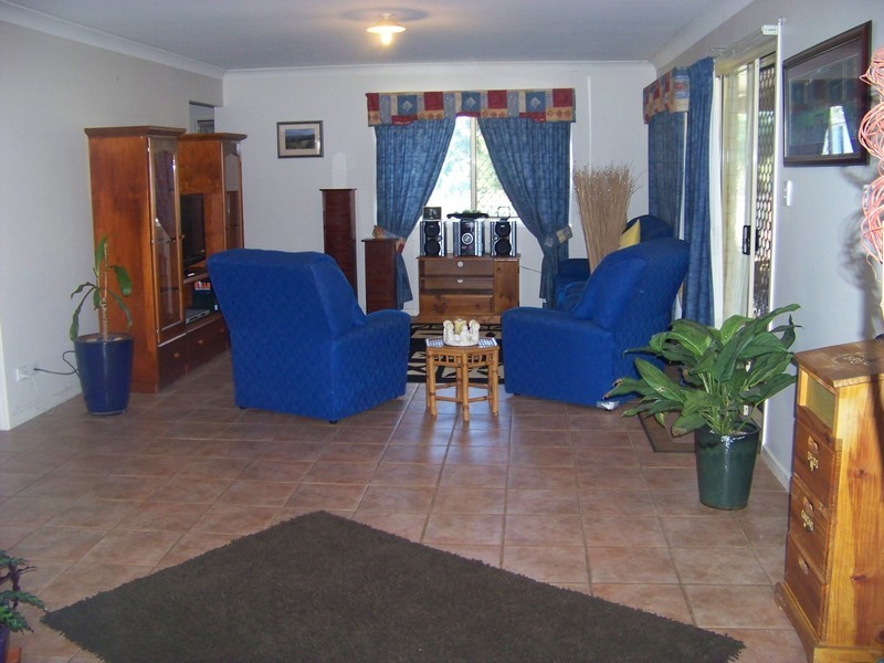 8 Aidan Crescent, Elimbah QLD 4516