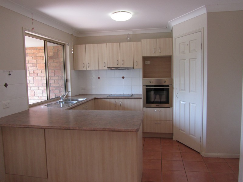 2/4 Jarad Street, Morayfield QLD 4506