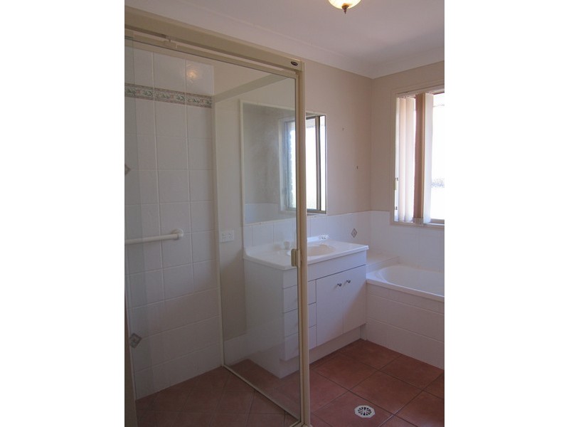 2/4 Jarad Street, Morayfield QLD 4506