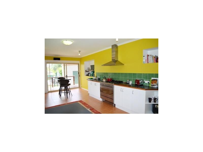 124 Hall Road, Elimbah QLD 4516