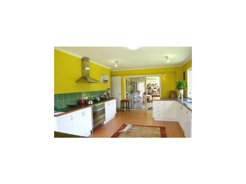 124 Hall Road, Elimbah QLD 4516