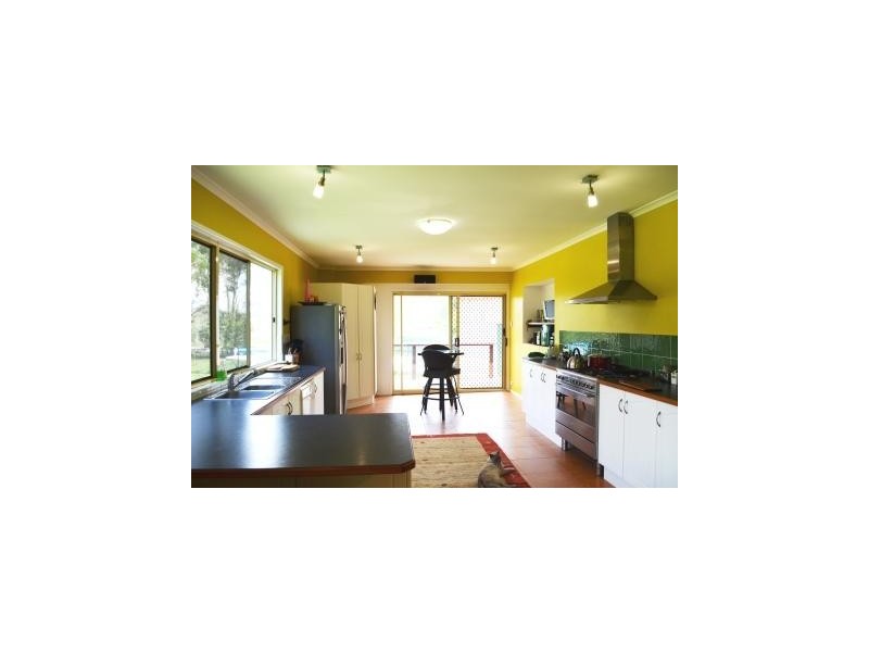 124 Hall Road, Elimbah QLD 4516