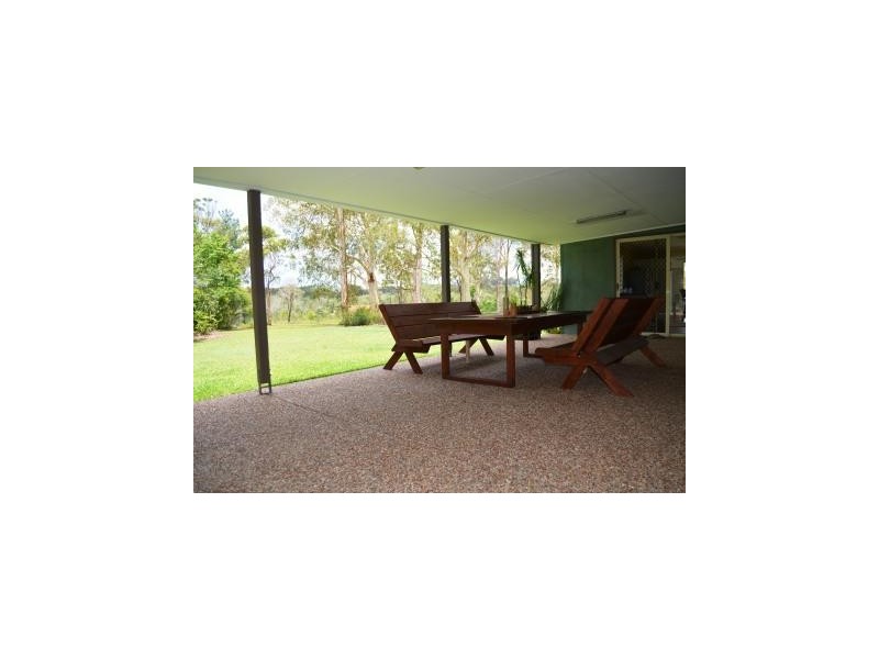 124 Hall Road, Elimbah QLD 4516