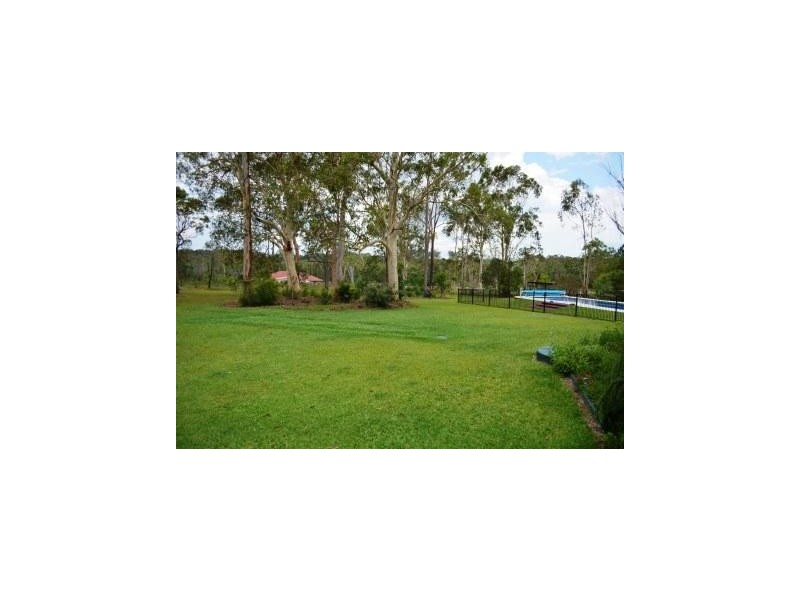 124 Hall Road, Elimbah QLD 4516