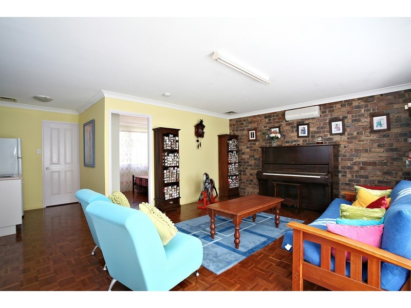 4 Alexander Crescent, Morayfield QLD 4506