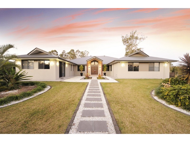 42 Three Ponds Place, Elimbah QLD 4516