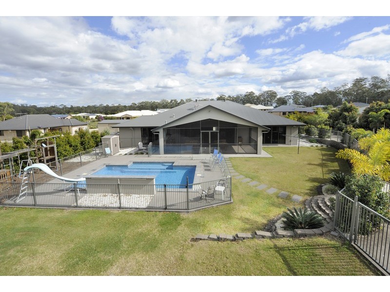 42 Three Ponds Place, Elimbah QLD 4516
