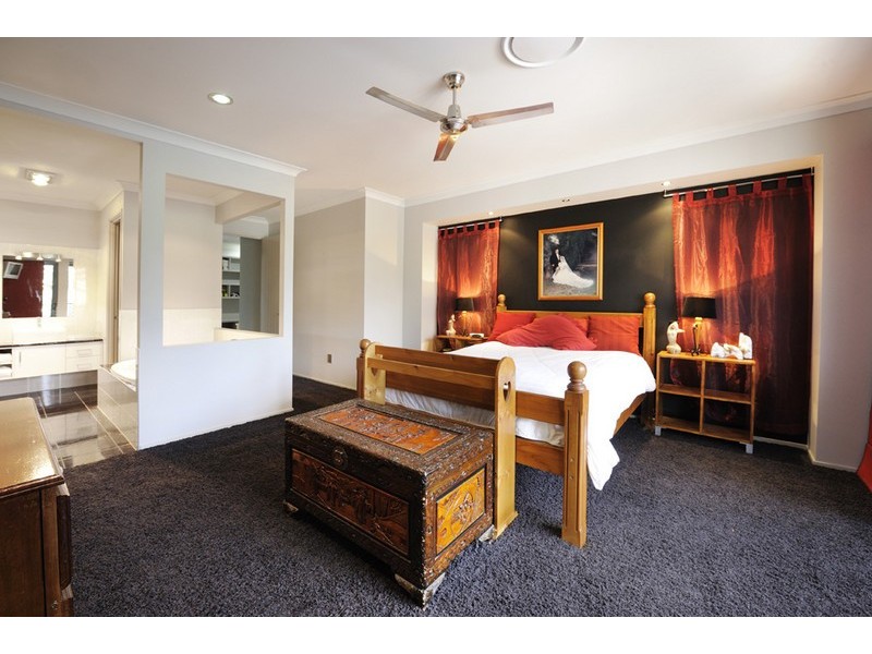 42 Three Ponds Place, Elimbah QLD 4516