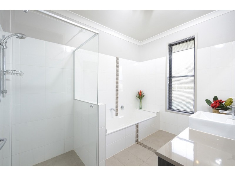 42 Three Ponds Place, Elimbah QLD 4516