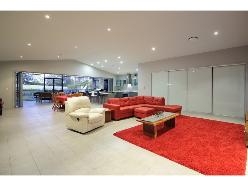 42 Three Ponds Place, Elimbah QLD 4516