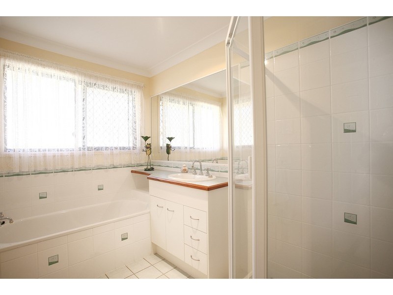 9 Maurice Avenue, Morayfield QLD 4506