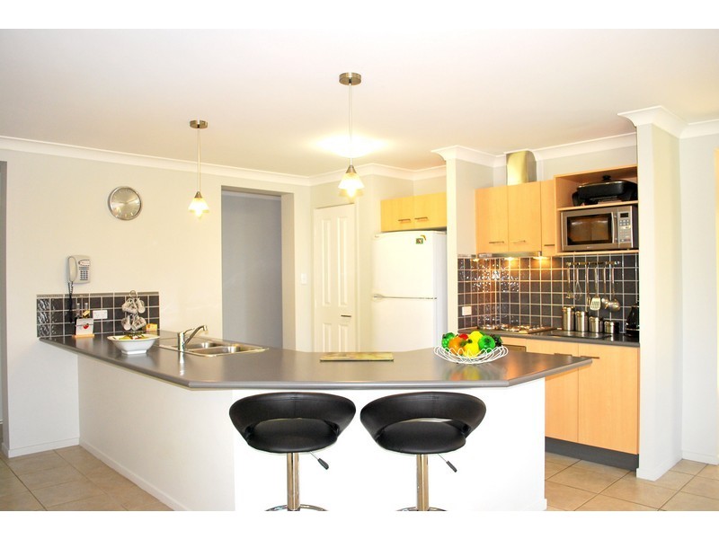 17 Maurice Avenue, Morayfield QLD 4506