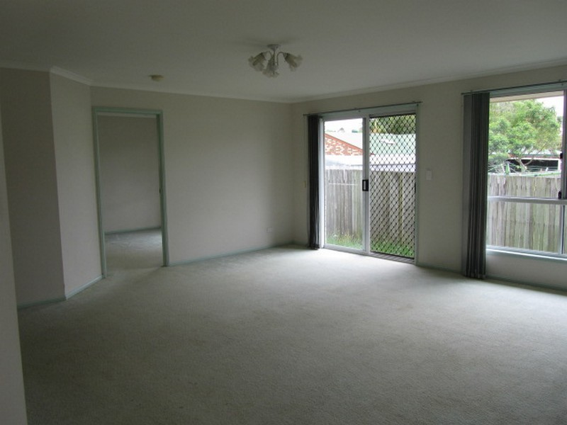 4 Hillmont Crescent, Morayfield QLD 4506