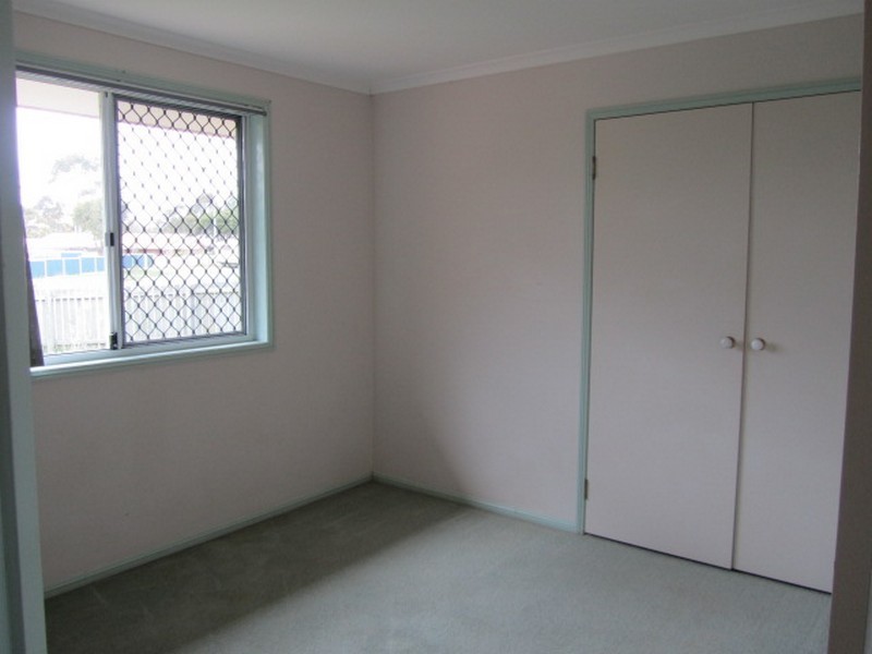 4 Hillmont Crescent, Morayfield QLD 4506