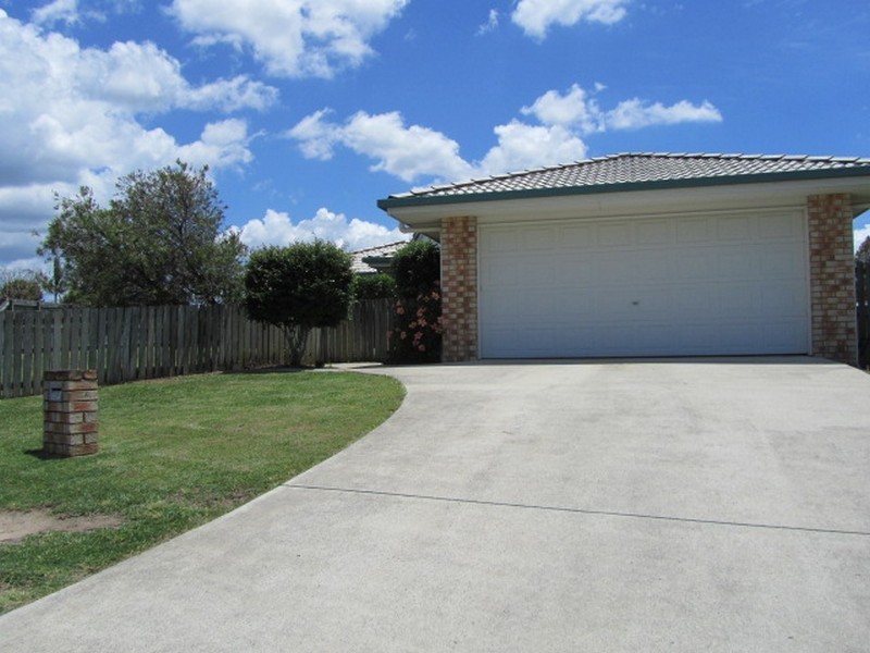 4 Hillmont Crescent, Morayfield QLD 4506