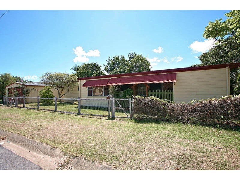 2 Patrick Street, Beachmere QLD 4510