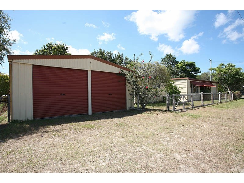 2 Patrick Street, Beachmere QLD 4510