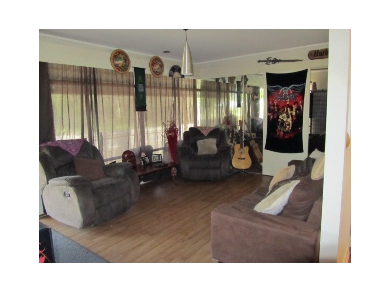 9 Firetail Court, Morayfield QLD 4506