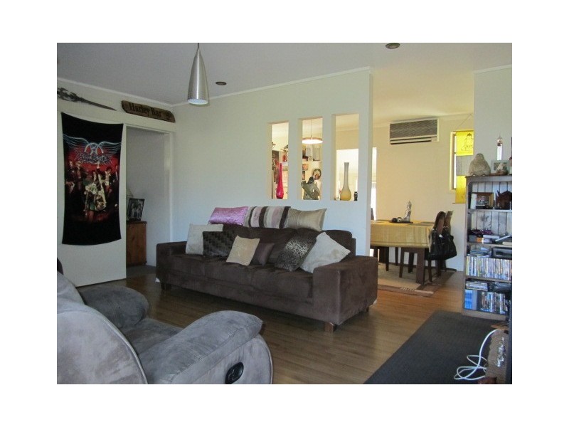 9 Firetail Court, Morayfield QLD 4506