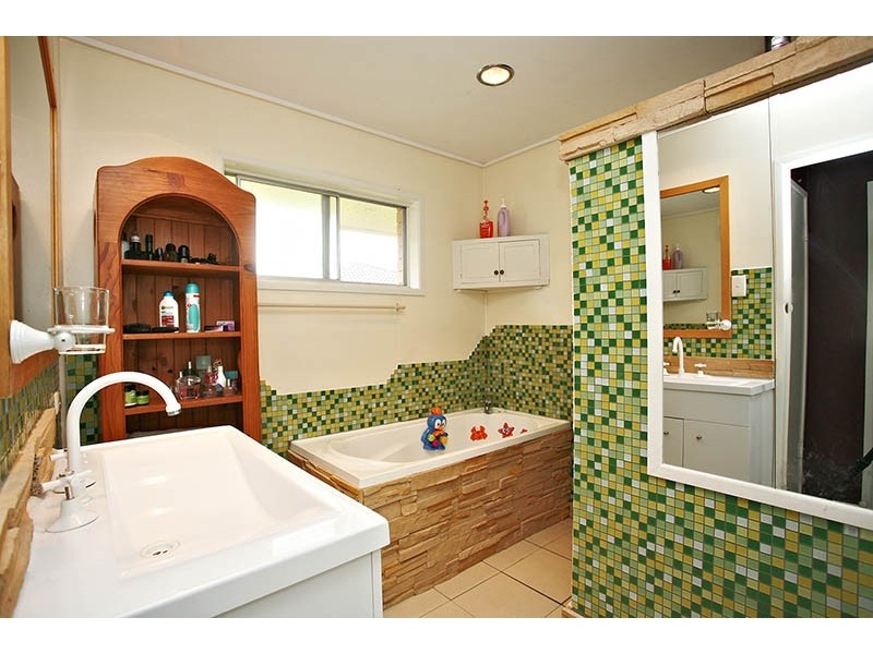 4 Wendy Crescent, Caboolture QLD 4510