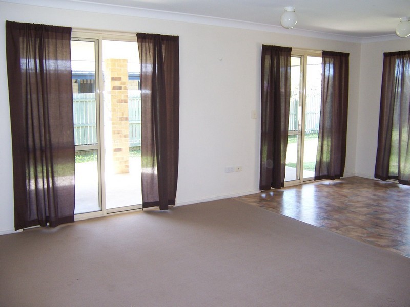 19 Crestbrook, Morayfield QLD 4506